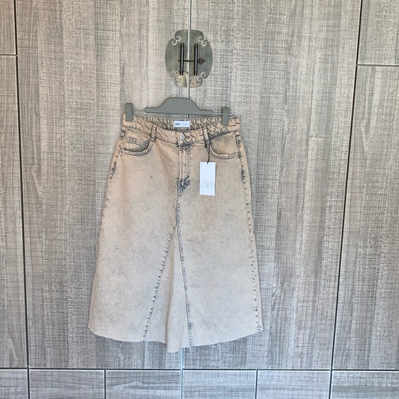 Zara Dresses & Skirts - Zara Denim Midi Skirt